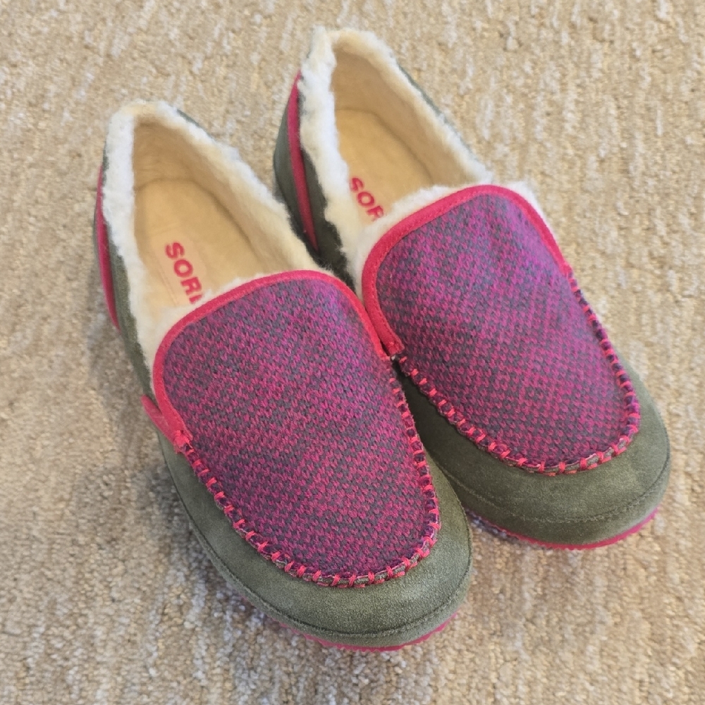 New Sorel Pink & Olive Faux-Fur Lined Slip-On Mocs Size 10 Womens